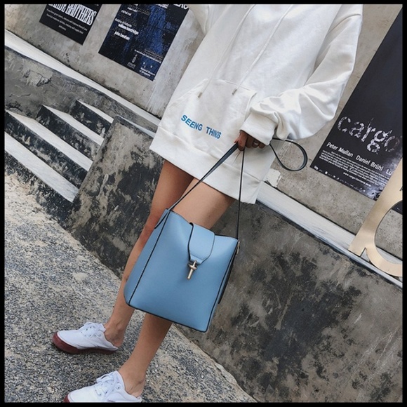 NEW PARIS Bucket Bag - Picture 5 of 6